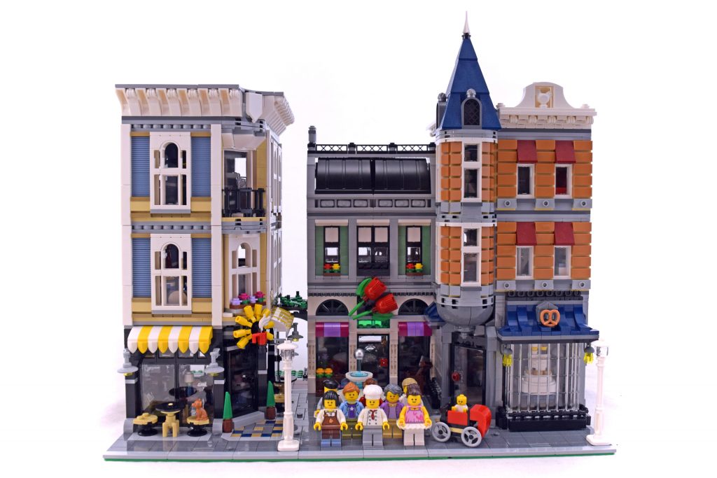 LEGO  Dark Blue Gray1x4x6  Frame with Yellow  Door City Town Modular  lot of 6 